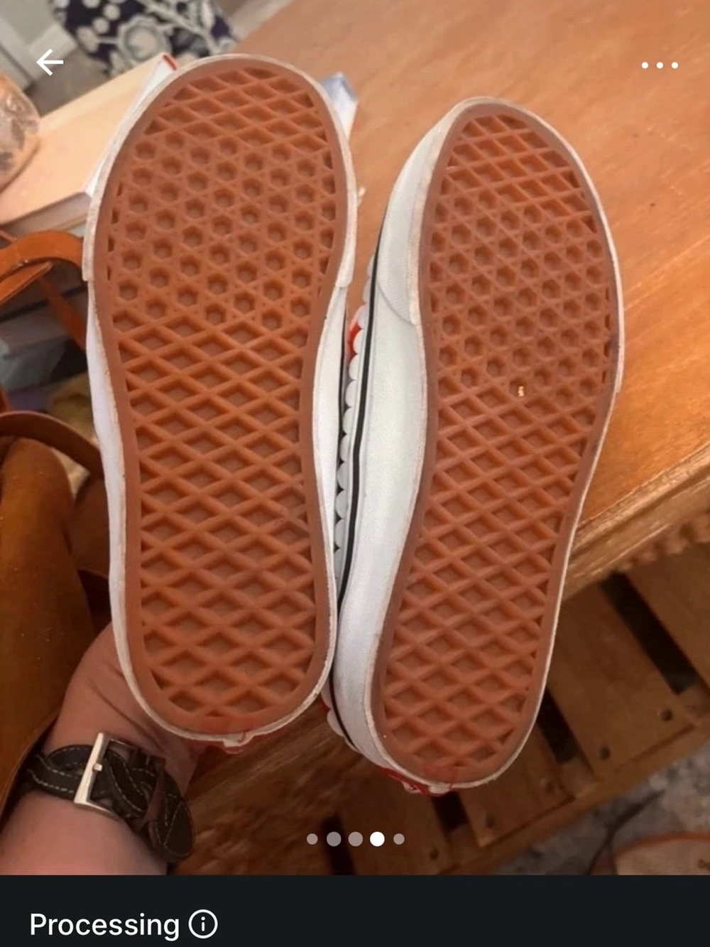 Minnie Vans - Picture 3 of 4